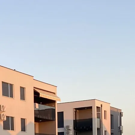 Apartamento Brand New 3 Bedroom Inara G *